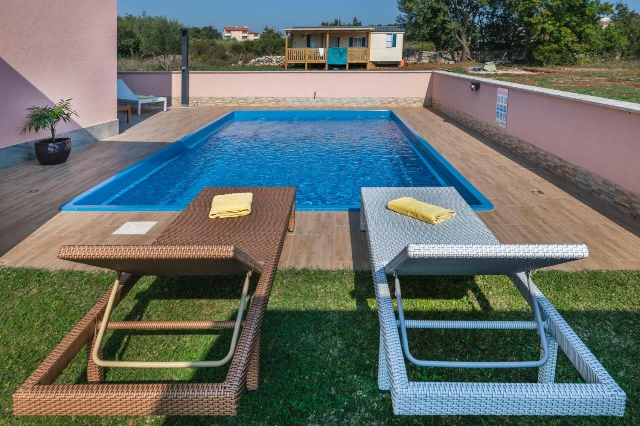 Ferienhaus Mary Ližnjan Buitenkant foto