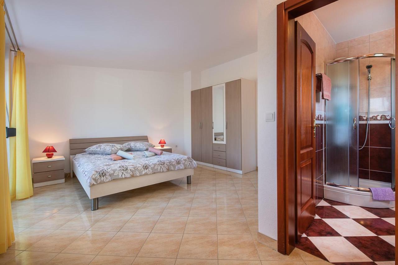 Ferienhaus Mary Ližnjan Buitenkant foto