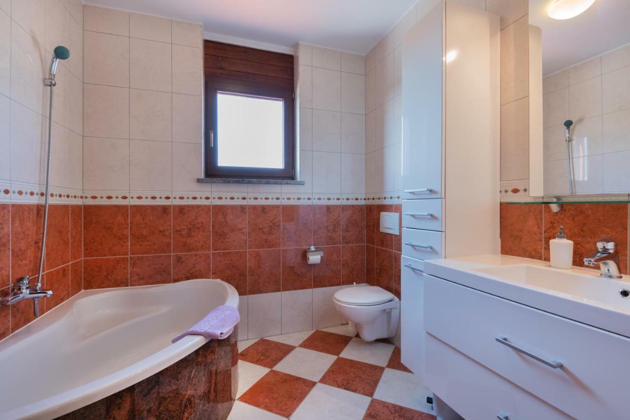 Ferienhaus Mary Ližnjan Buitenkant foto